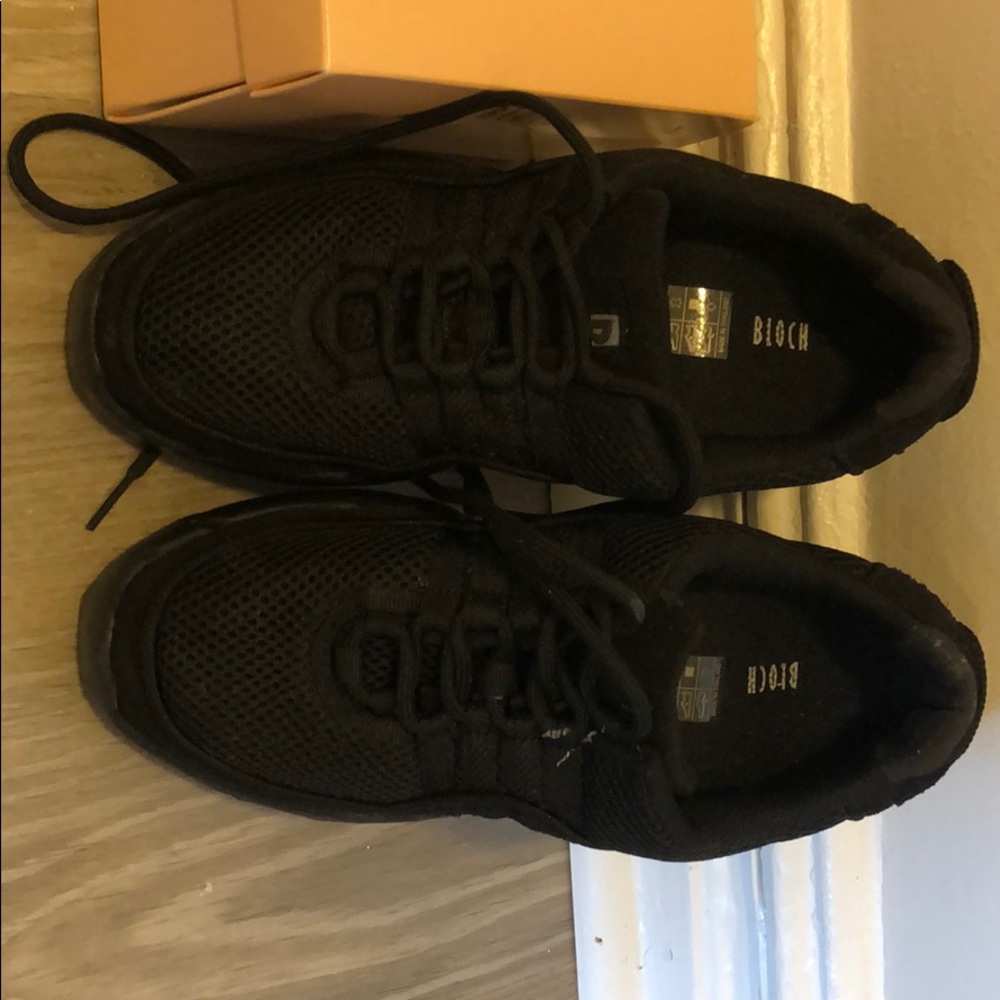 BLOCH sneaker